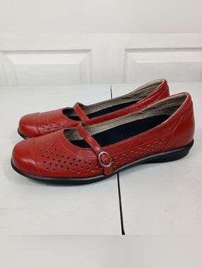 Aetrex Mary Jane Flats 9 Womens Red Leather Laser Cut Comfort Shoes Alana